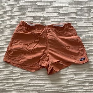 NWOT Women’s Patagonia Barely Baggies